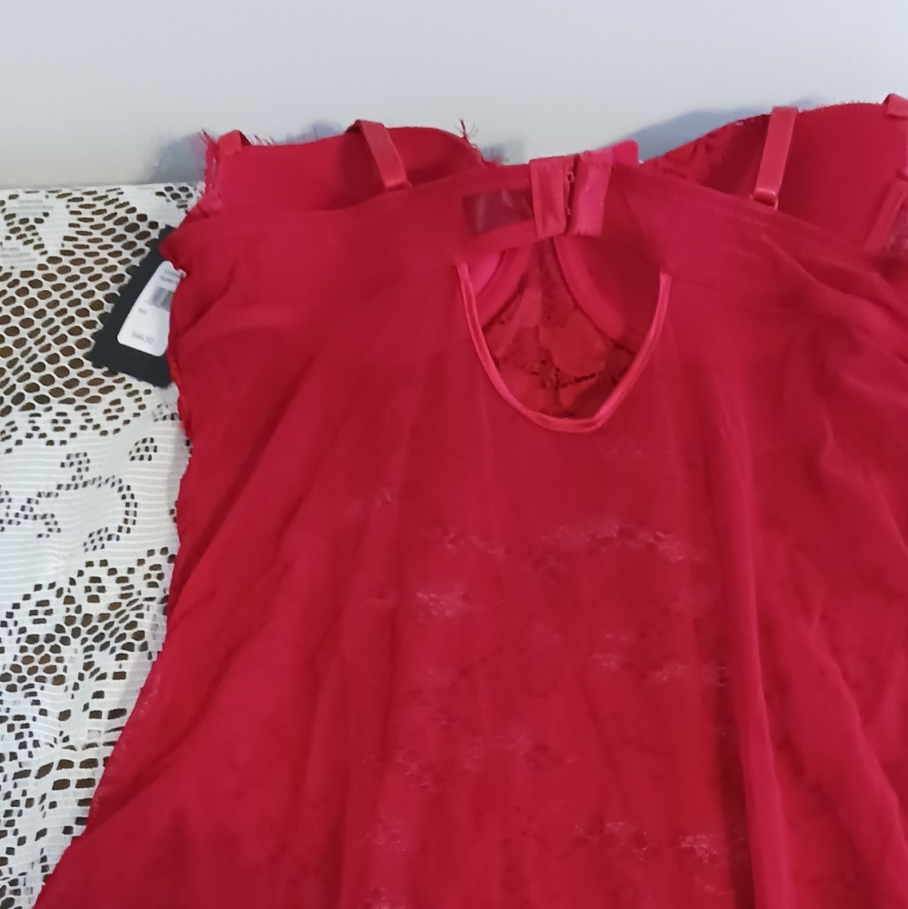 Red Fitted Slip - Picture 5 of 6